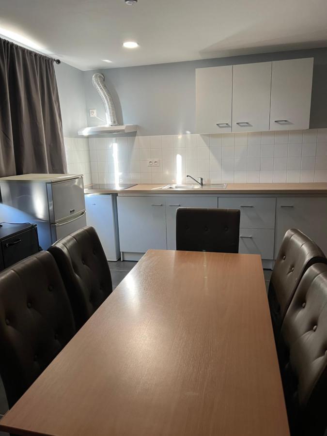 Paris Par Trains, Area, Studios Avec Salle De Bain Et Kitchenette Privees, Ou, Chambres Avec Salles Bain Et Cuisines Communes Persan Εξωτερικό φωτογραφία